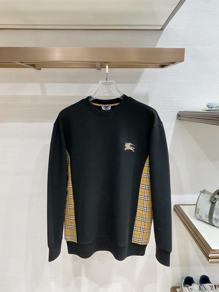 Burberry Hoodie in Black