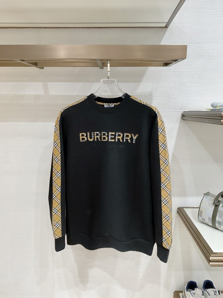 Burberry Hoodie in Black