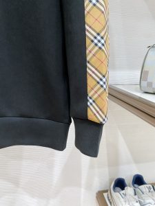 Burberry Hoodie in Black