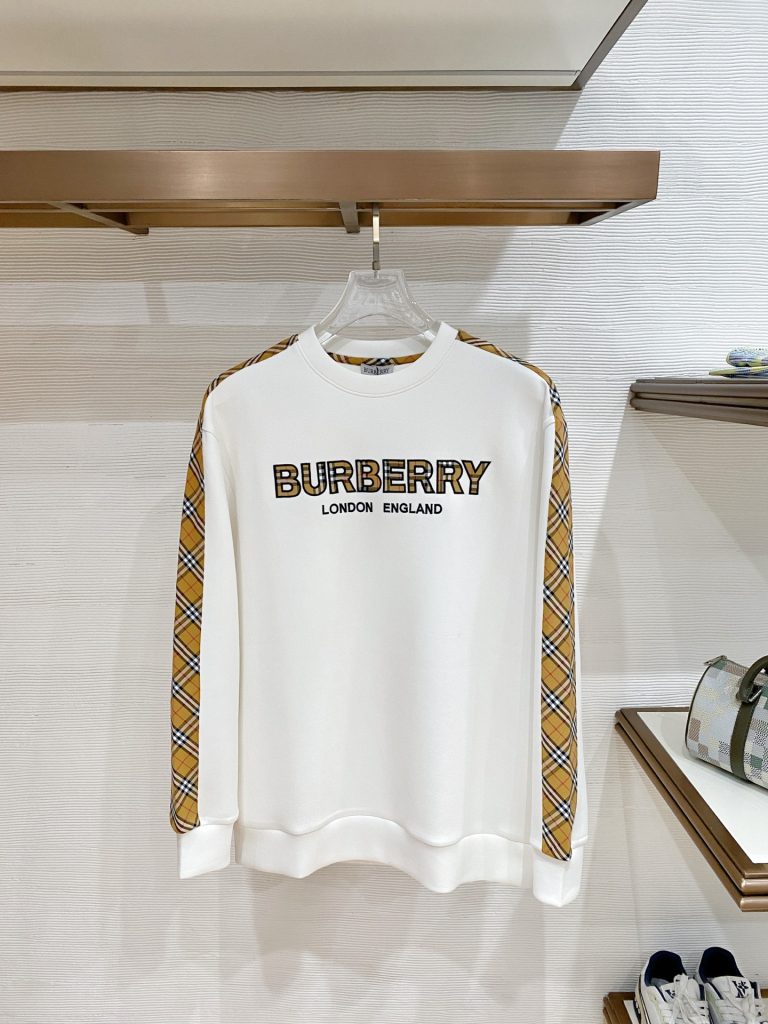 Burberry Hoodie in Black