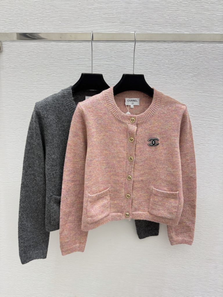 Knitwear in Grey