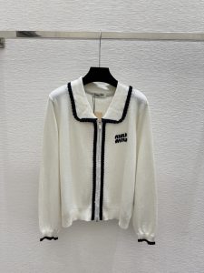 Knitwear in White
