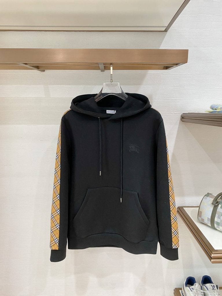 Burberry Hoodie in Black