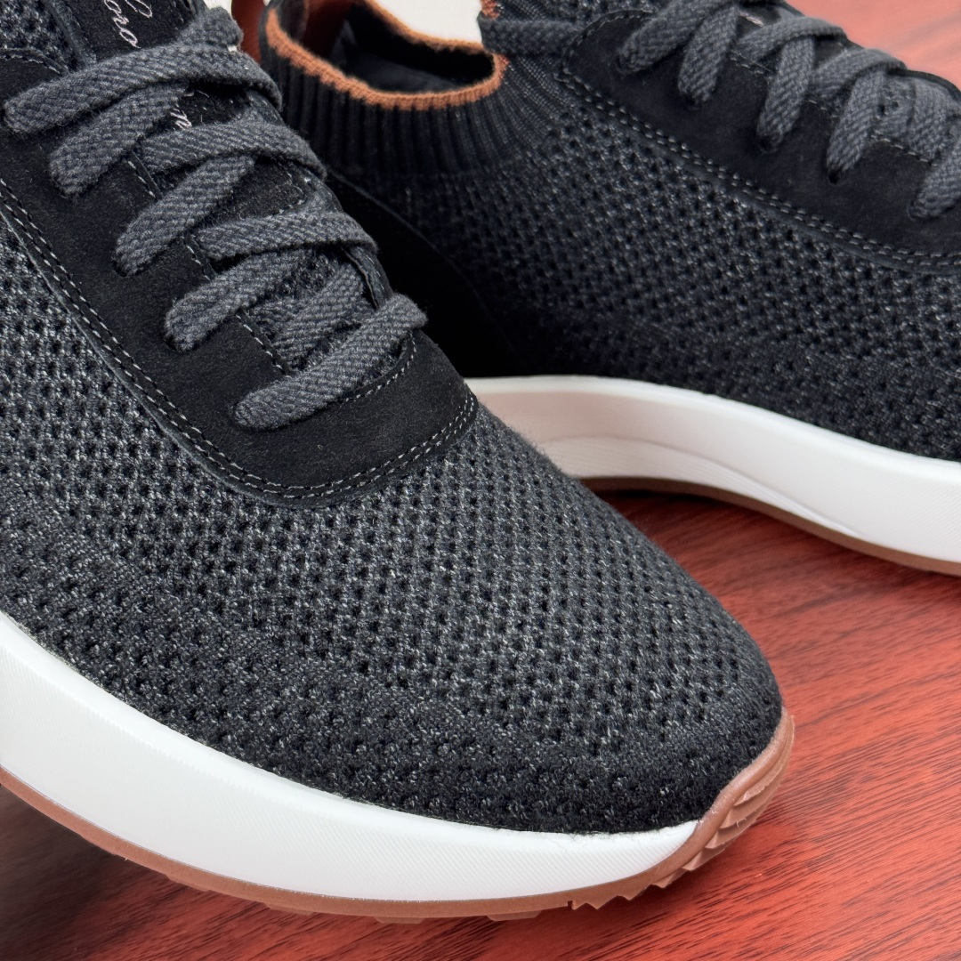 Shoes in Black