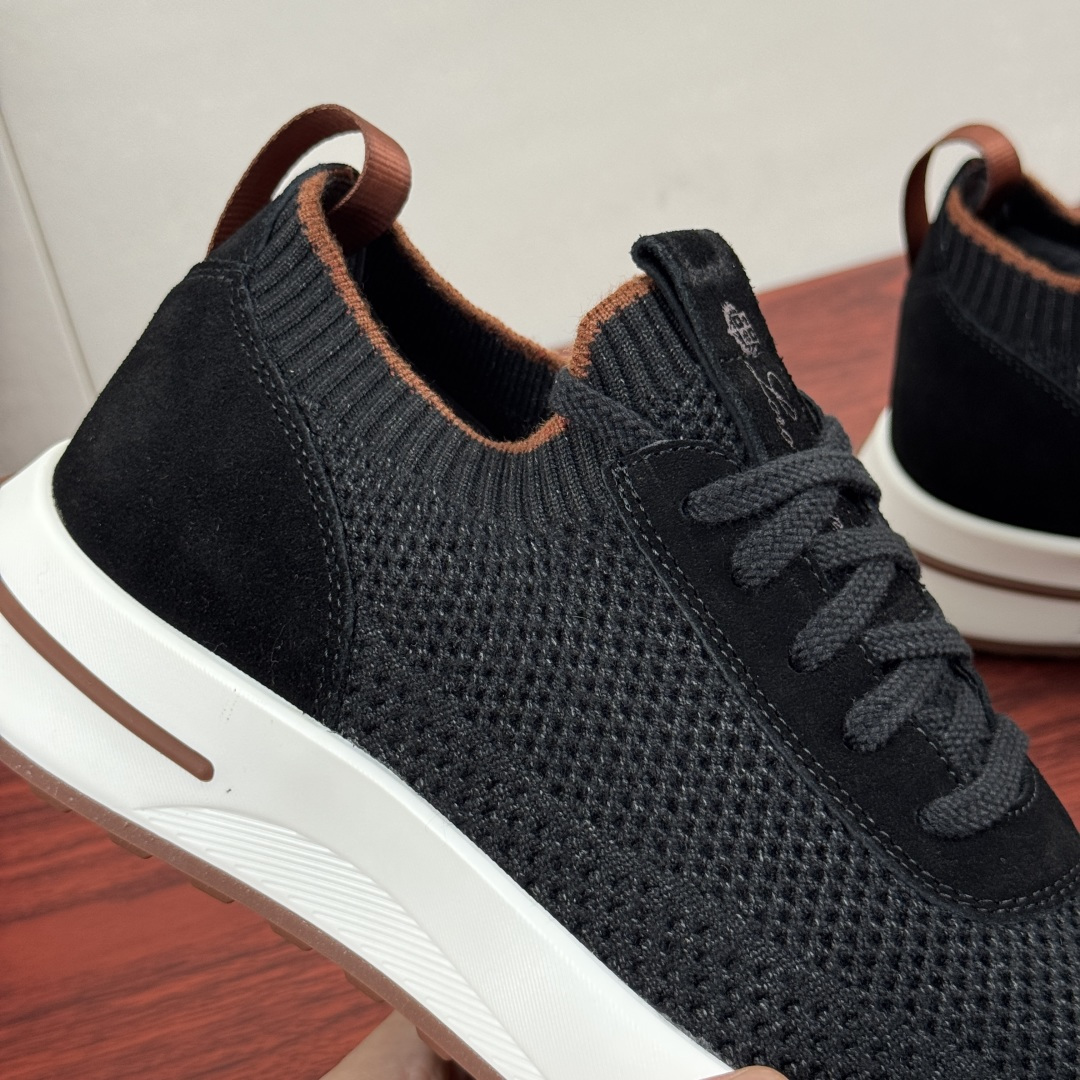 Shoes in Black