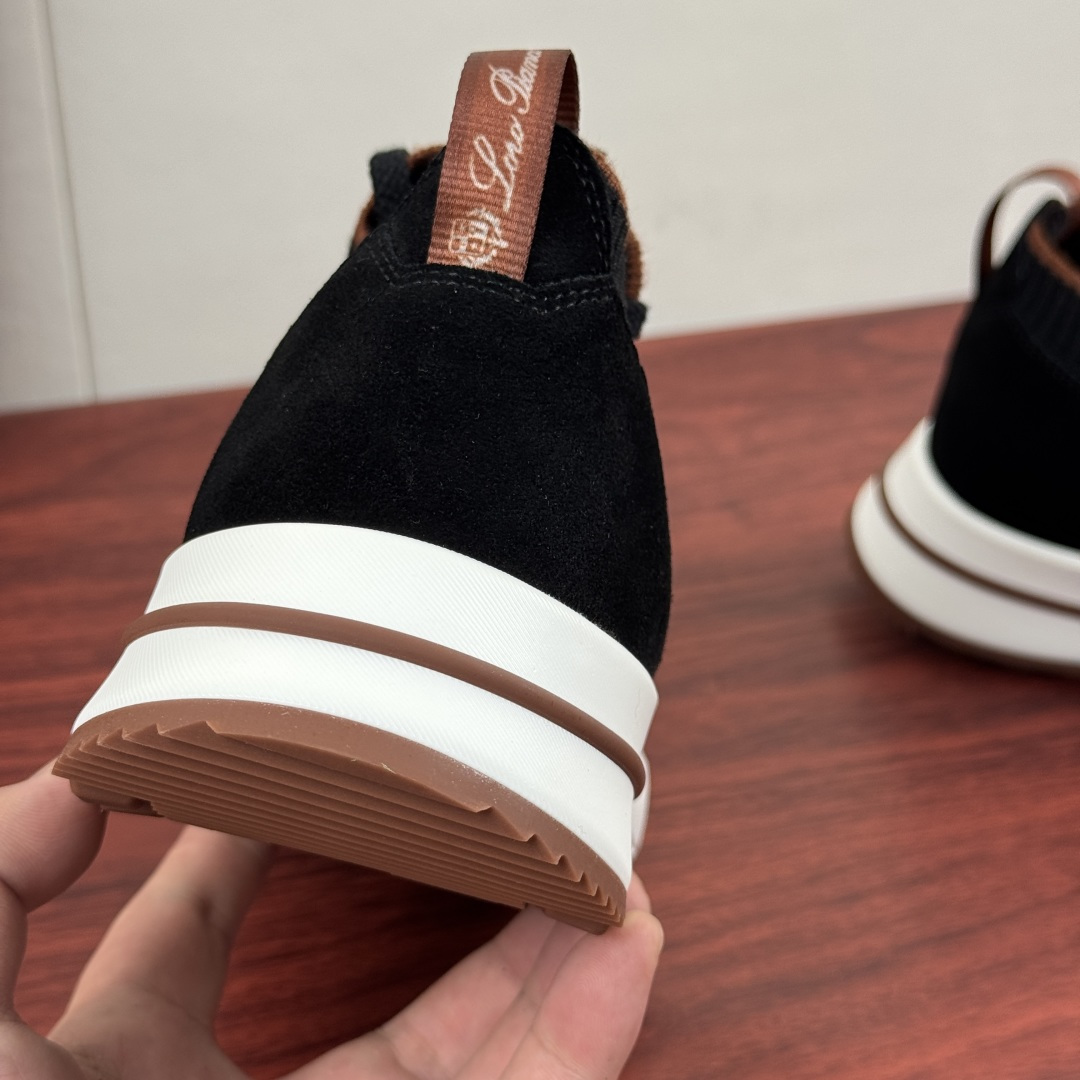 Shoes in Black