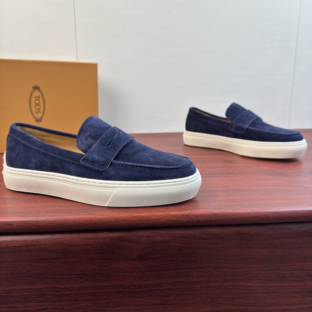 Sneakers in Blue