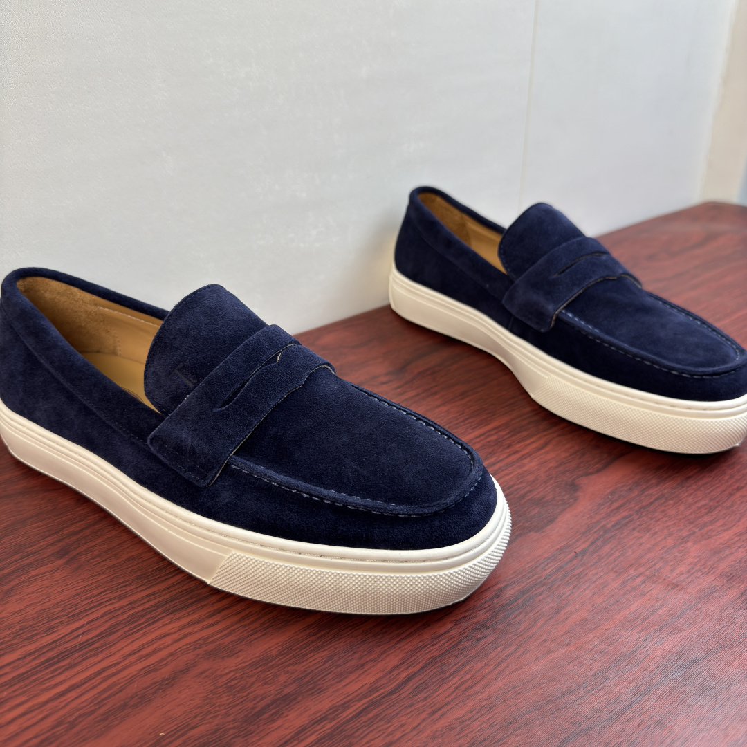 Sneakers in Blue
