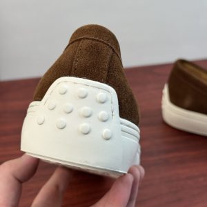 Sneakers in Brown