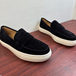 Sneakers in Black