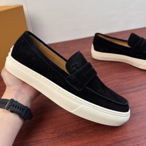 Sneakers in Black