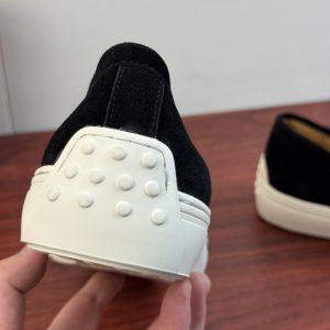 Sneakers in Black