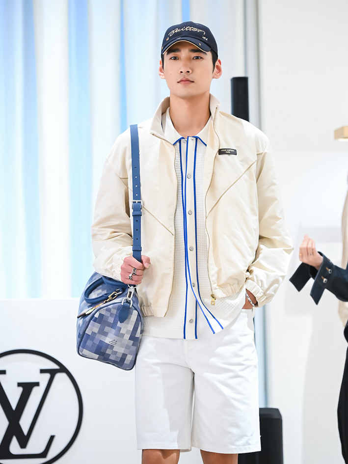 Louis Vuitton Outerwear 25500