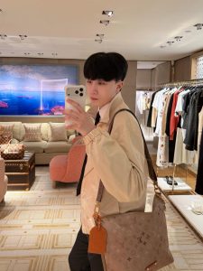 Louis Vuitton Outerwear 25500