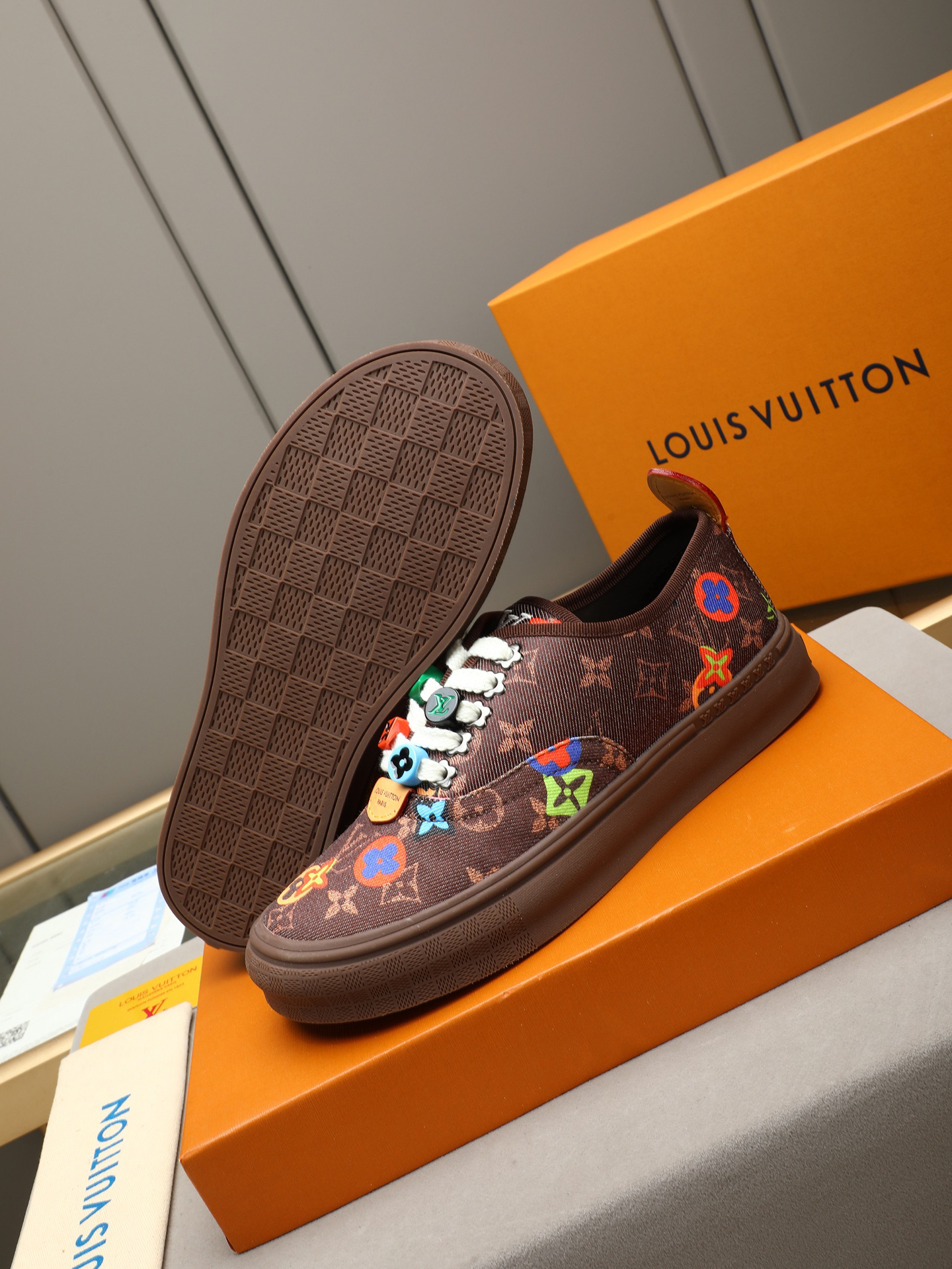 Sneakers