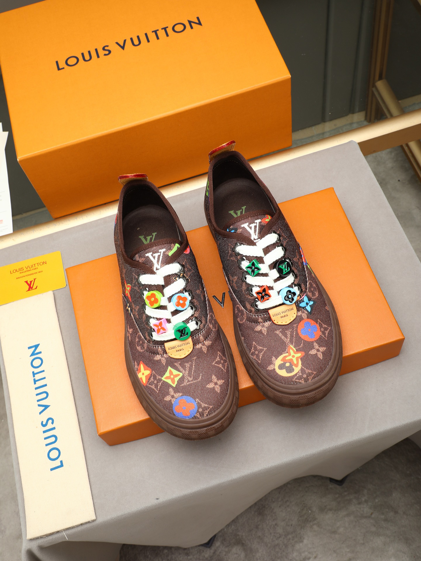 Sneakers