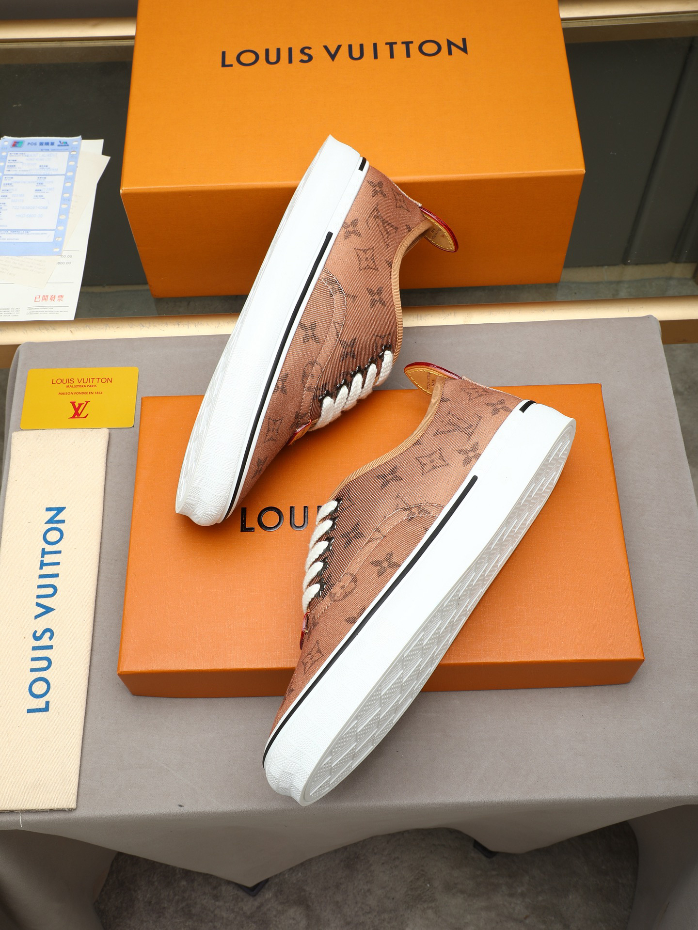 Sneakers