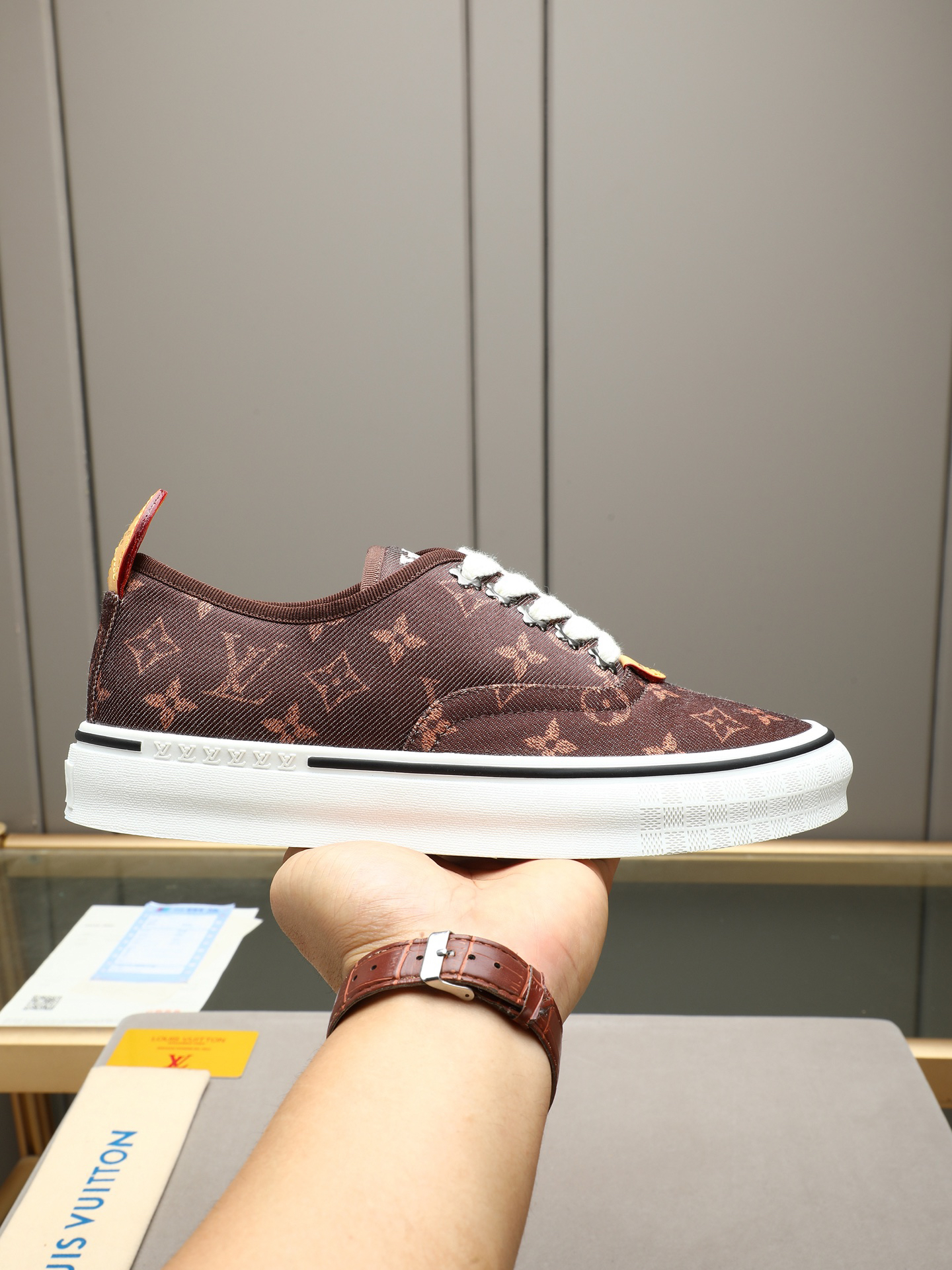 Sneakers