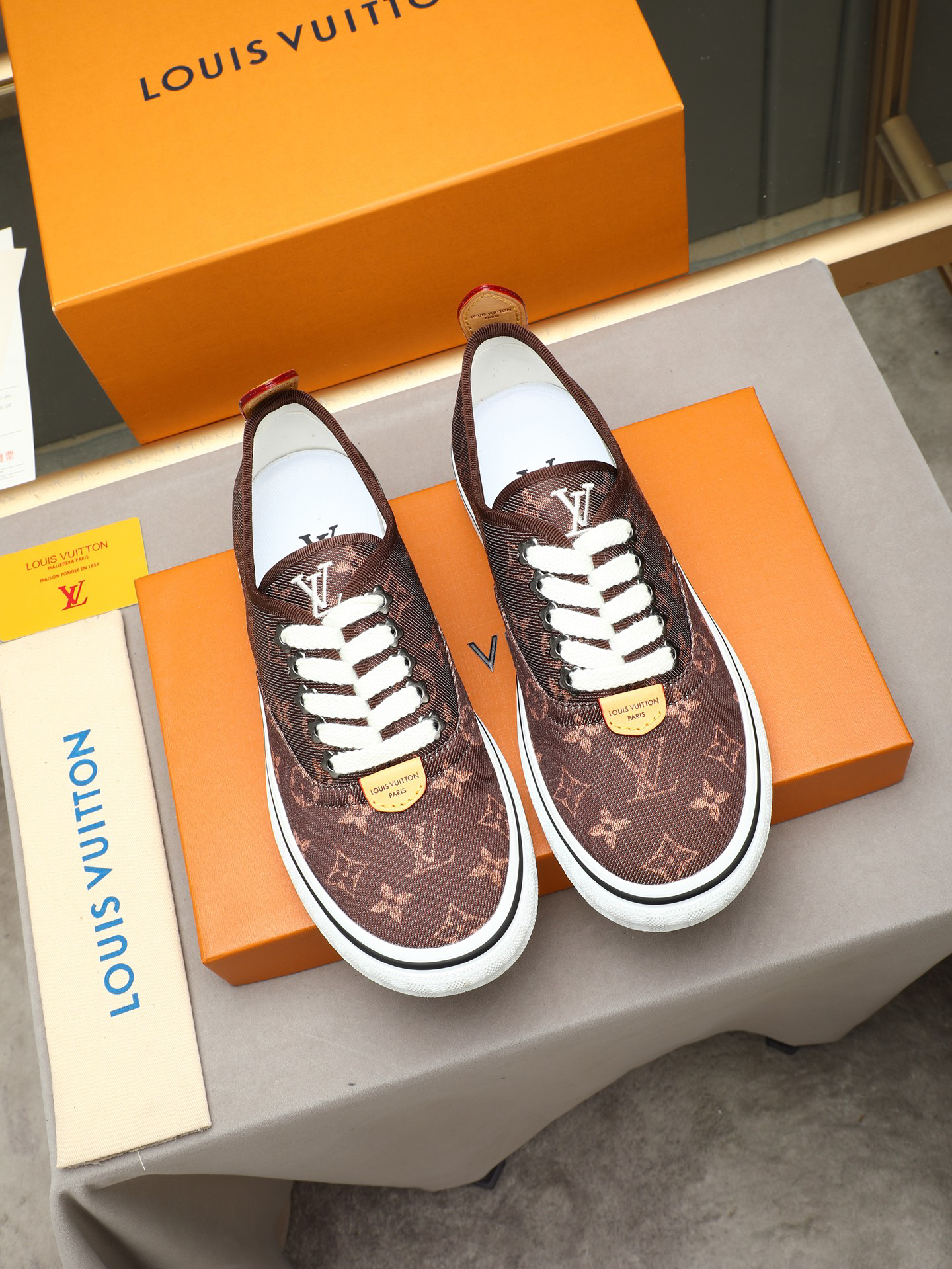 Sneakers