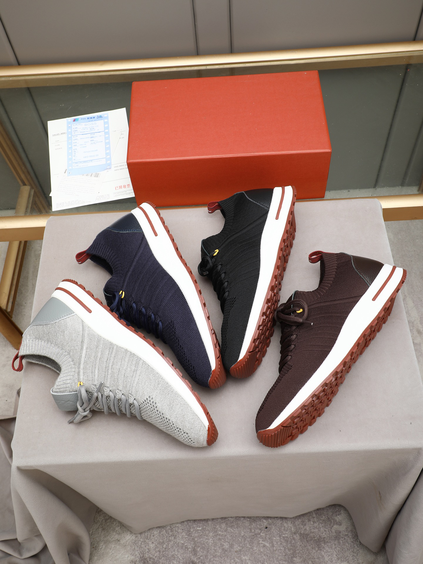 Sneakers