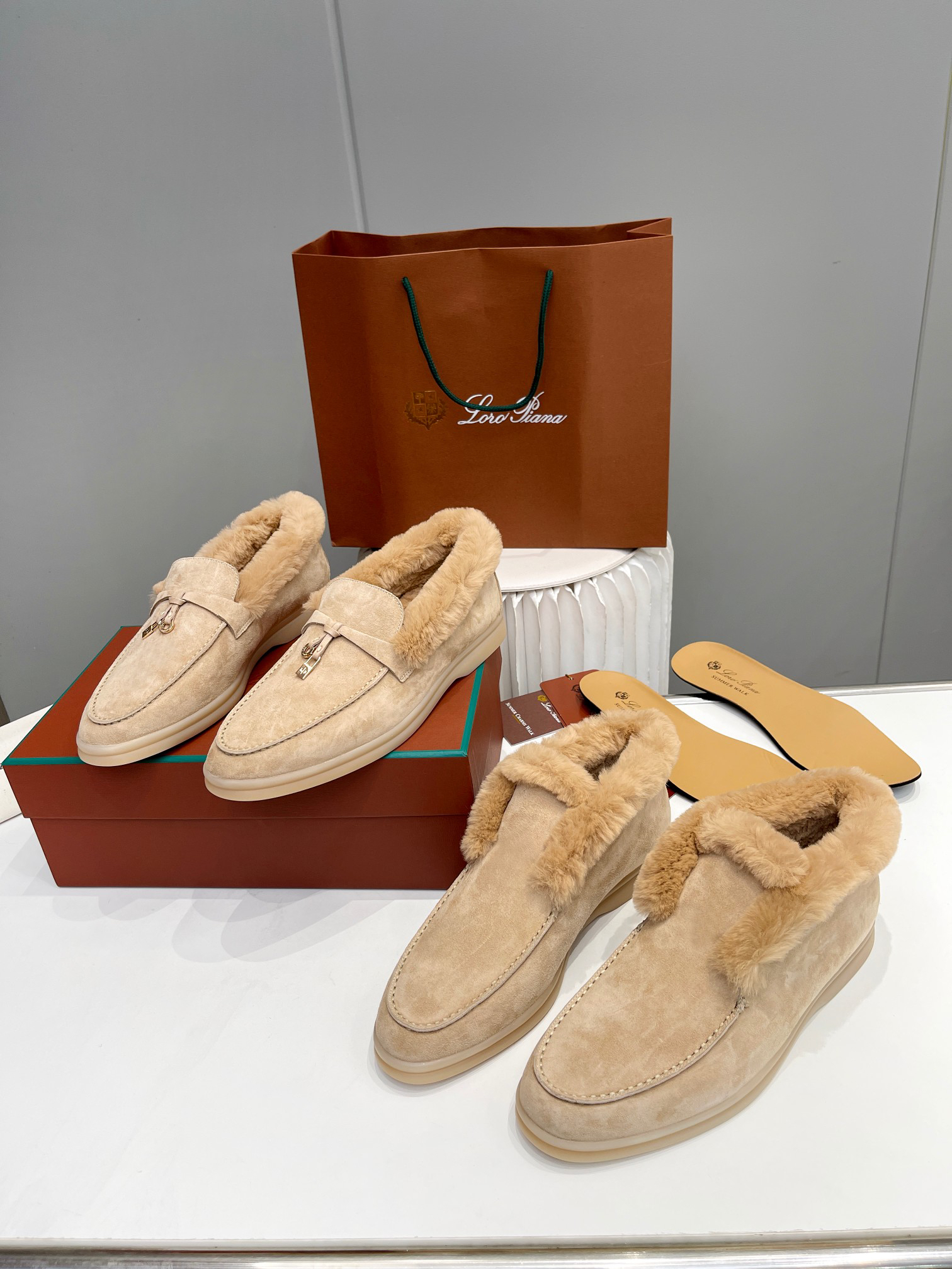 Sneakers