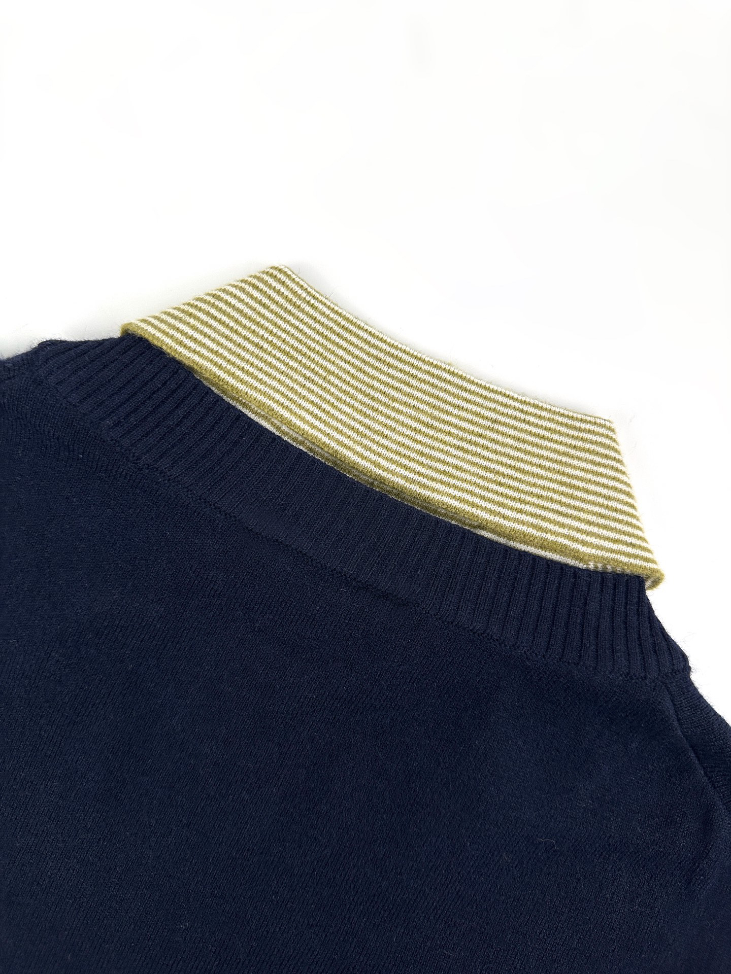 Miu Miu Knitwear AA1004