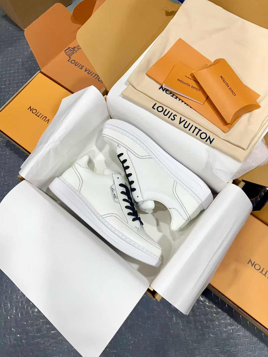 Louis Vuitton Sneakers