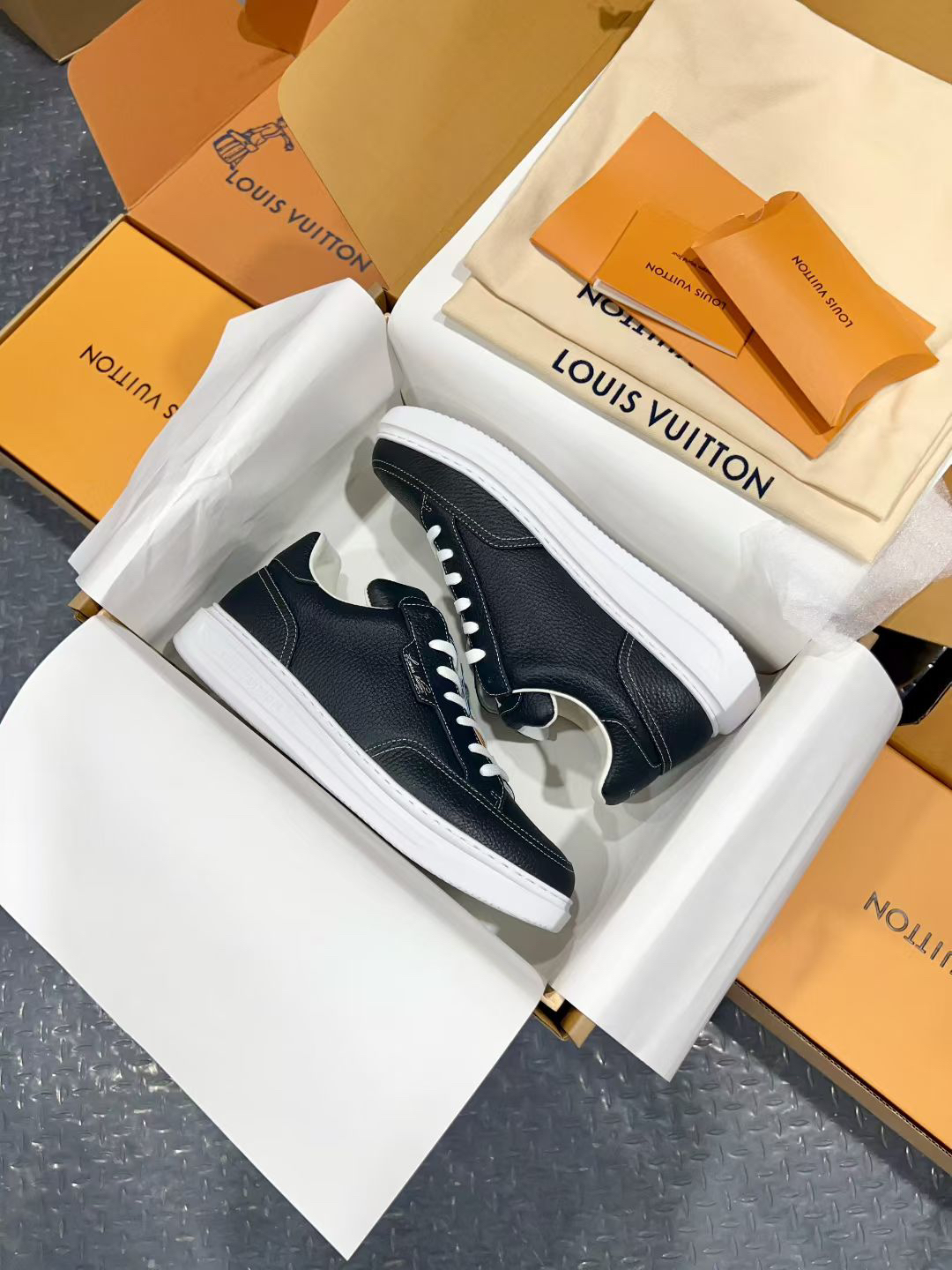 Louis Vuitton Sneakers