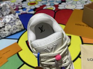 Louis Vuitton Sneakers in Denim