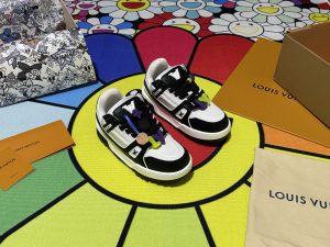 Louis Vuitton Sneakers in Denim