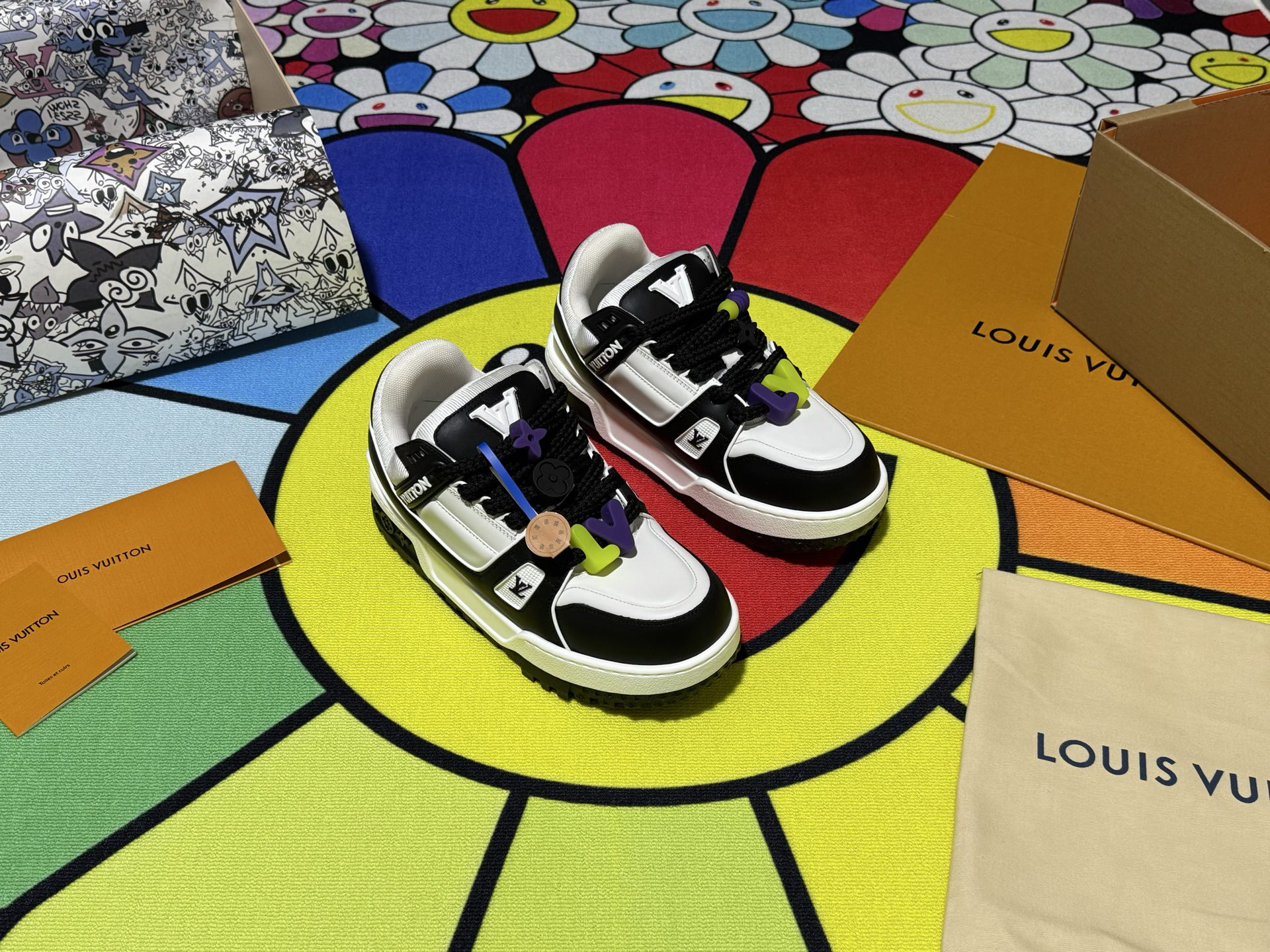 Louis Vuitton Sneakers in Denim