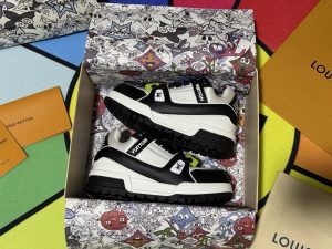 Louis Vuitton Sneakers in Denim