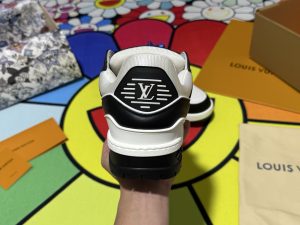 Louis Vuitton Sneakers in Denim