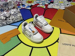Louis Vuitton Sneakers in Denim