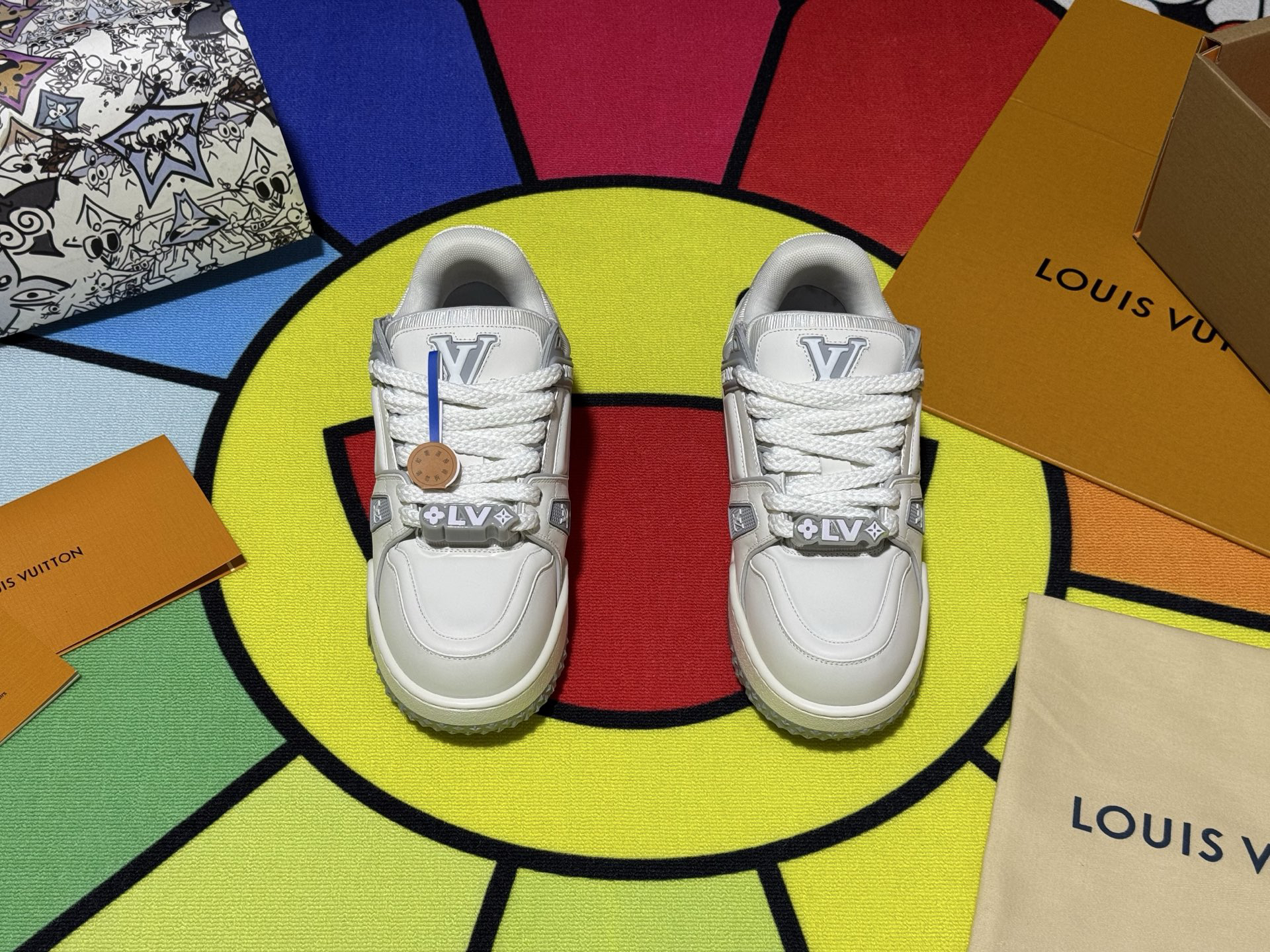 Louis Vuitton Sneakers in Denim