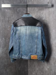 Jacket in Denim