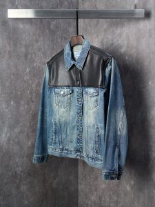 Jacket in Denim