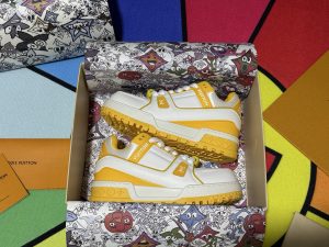 Louis Vuitton Sneakers in Denim