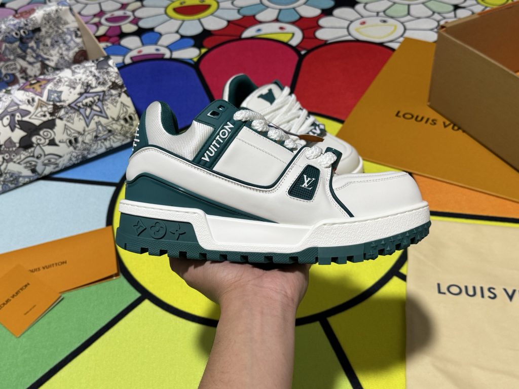 Louis Vuitton Sneakers in Denim