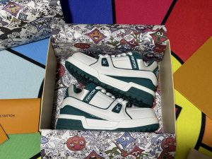Louis Vuitton Sneakers in Denim