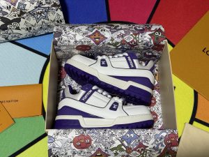 Louis Vuitton Sneakers in Denim