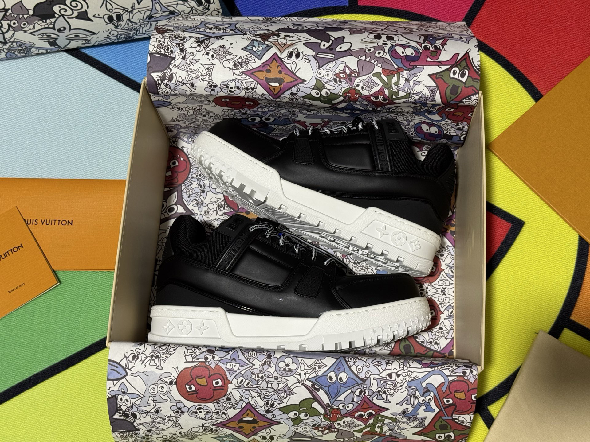 Louis Vuitton Sneakers in Denim