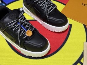 Louis Vuitton Sneakers in Denim
