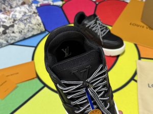 Louis Vuitton Sneakers in Denim