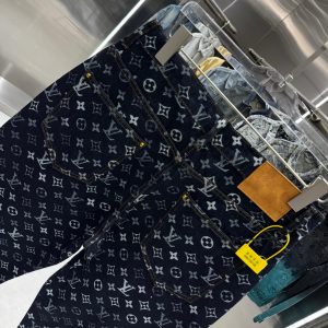 Louis Vuitton Pants in Black