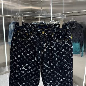 Louis Vuitton Pants in Black