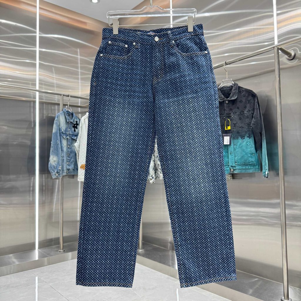Louis Vuitton Pants in Blue