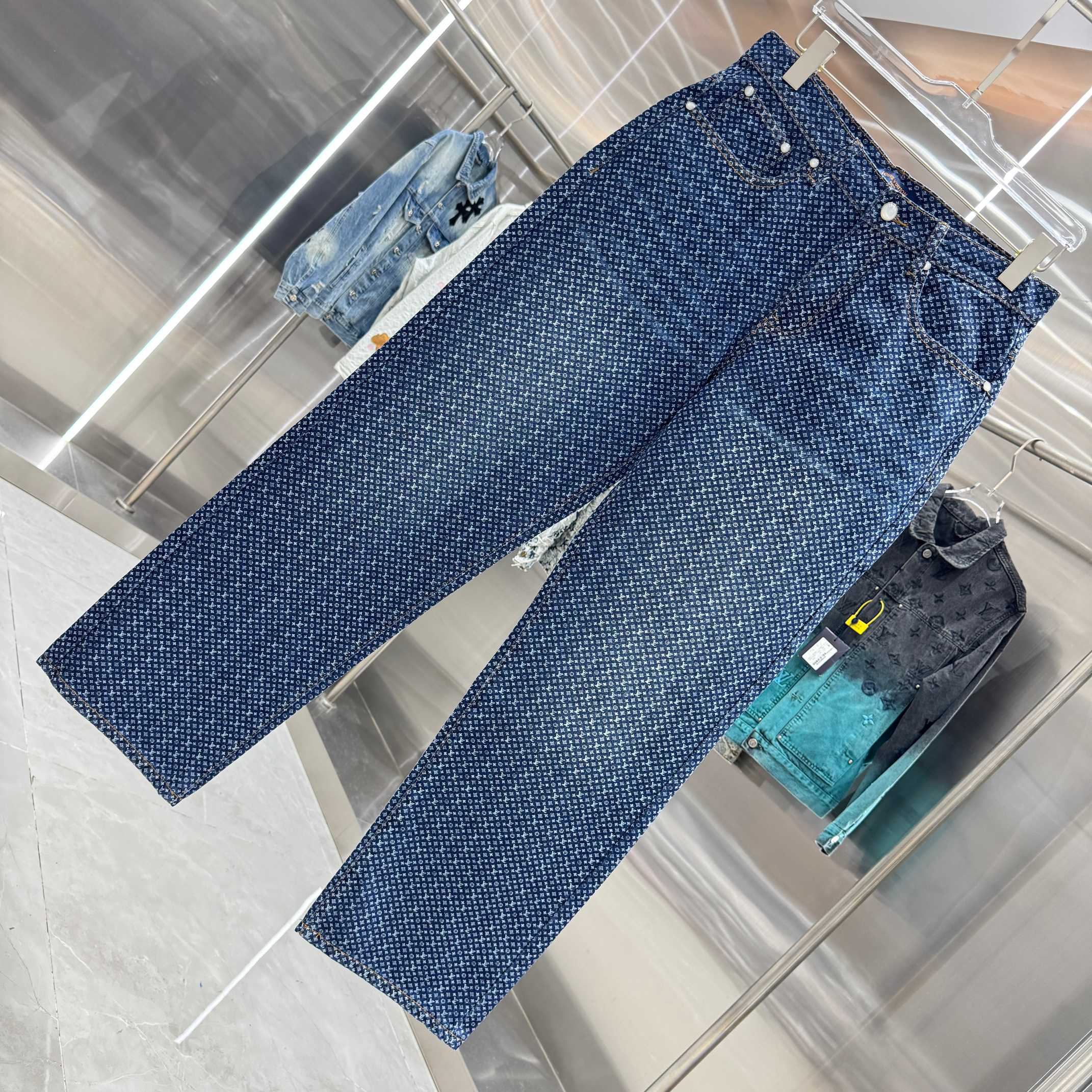 Louis Vuitton Pants in Blue