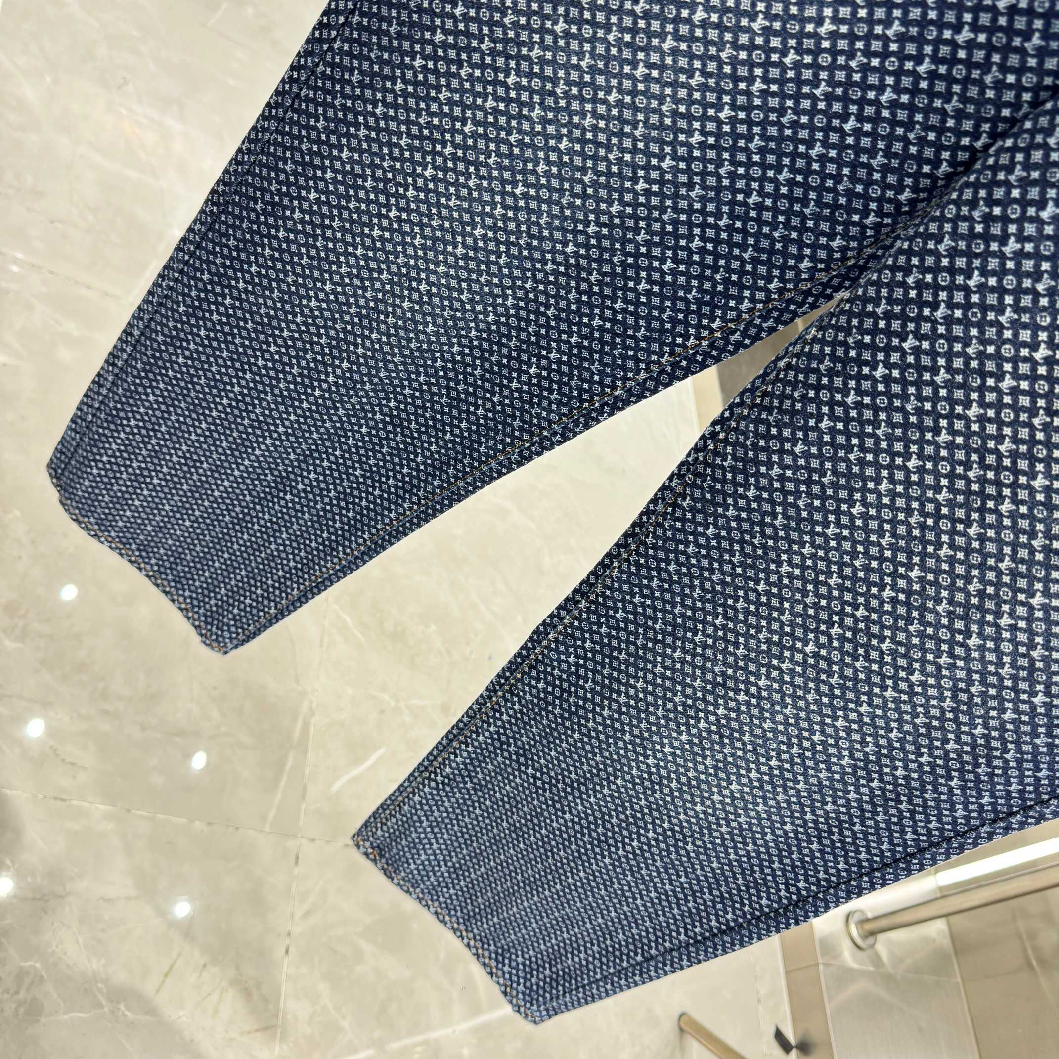 Louis Vuitton Pants in Blue