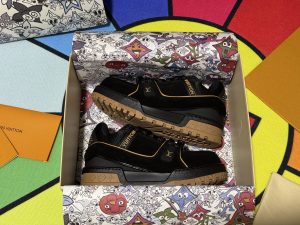 Louis Vuitton Sneakers in Denim